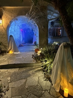 Halloween decor front stairs